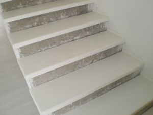 biele schody, biele schodisko
